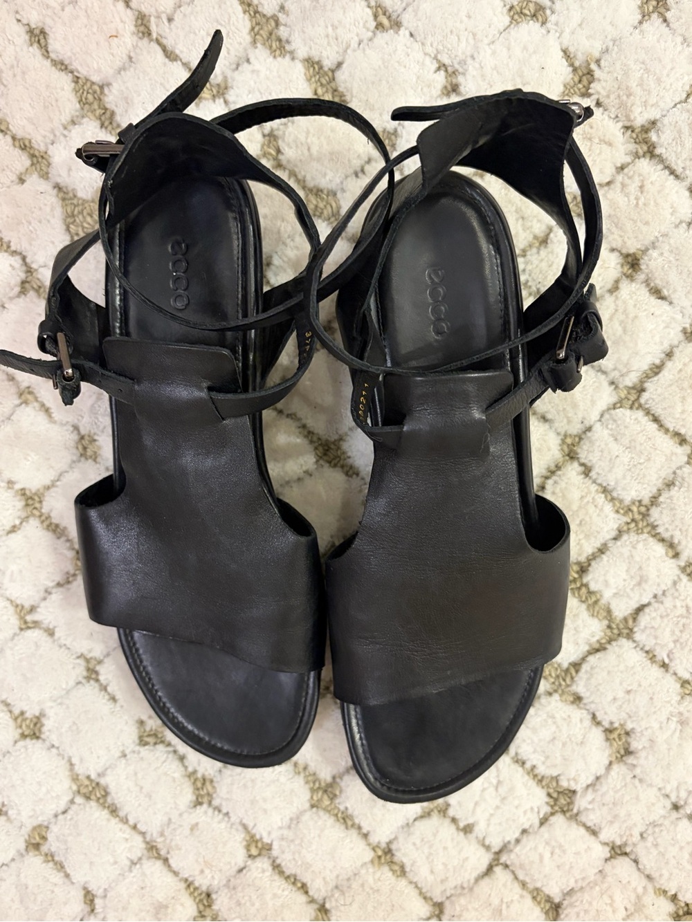 Ecco Black Leather Strappy Women's Sandals